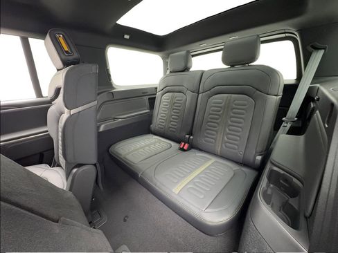 Used 2026 Rivian R1S Adventure AWD/4WD image 24
