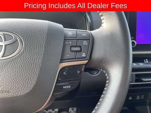 Used 2025 Toyota Camry SE FWD image 26