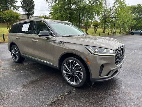 Used 2025 Lincoln Aviator Reserve w/ Equipment Group 201A AWD/4WD image 1