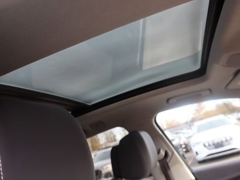 Used 2022 Audi Q5 2.0T Premium w/ Convenience Package image 15