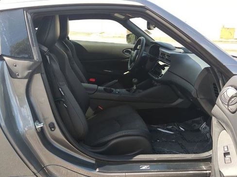 Certified 2024 Nissan Z Performance w/ Floor Mat Package RWD image 13