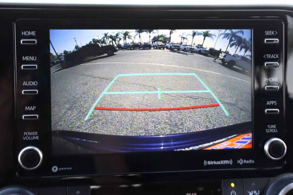 Used 2022 Toyota Highlander XLE FWD image 33