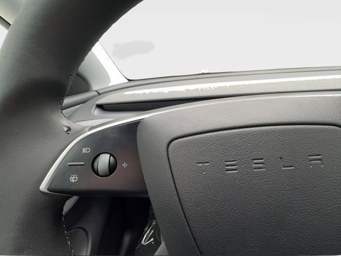 Used 2026 Tesla Model Y 2WD image 35