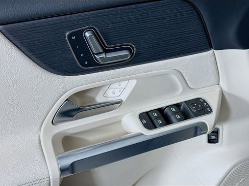 New 2026 Mercedes-Benz GLB 250 image 24