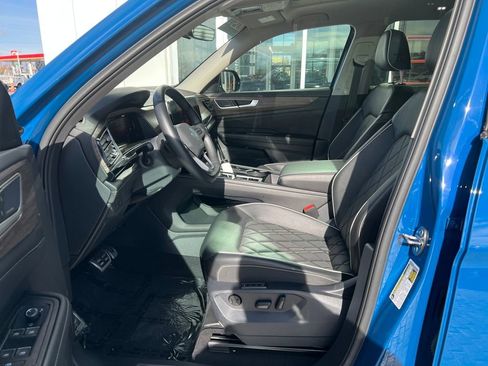 Certified 2025 Volkswagen Atlas SEL Premium R-Line image 11