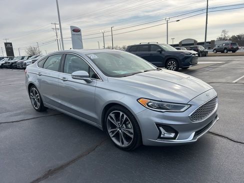 Used 2020 Ford Fusion Titanium image 22