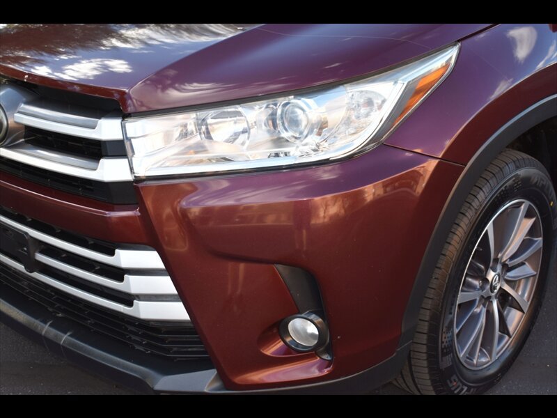 Used 2019 Toyota Highlander XLE FWD image 51