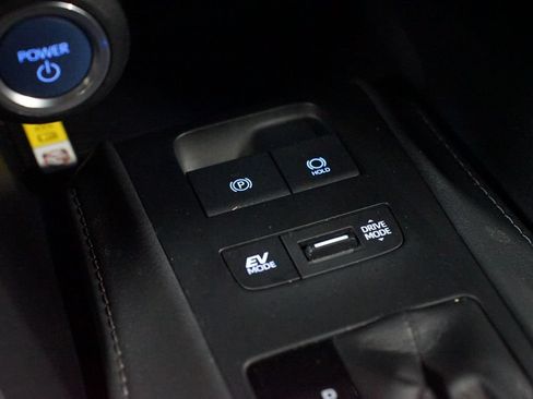 Certified 2021 Toyota Venza LE AWD/4WD image 21