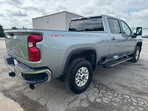 Used 2025 Chevrolet Silverado 2500 LT w/ Convenience Package AWD/4WD image 7