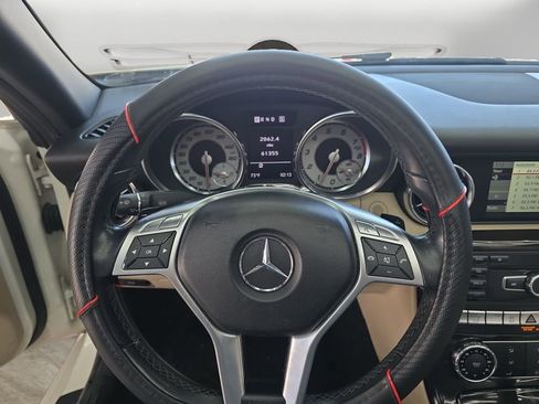Used 2013 Mercedes-Benz SLK 250 image 12