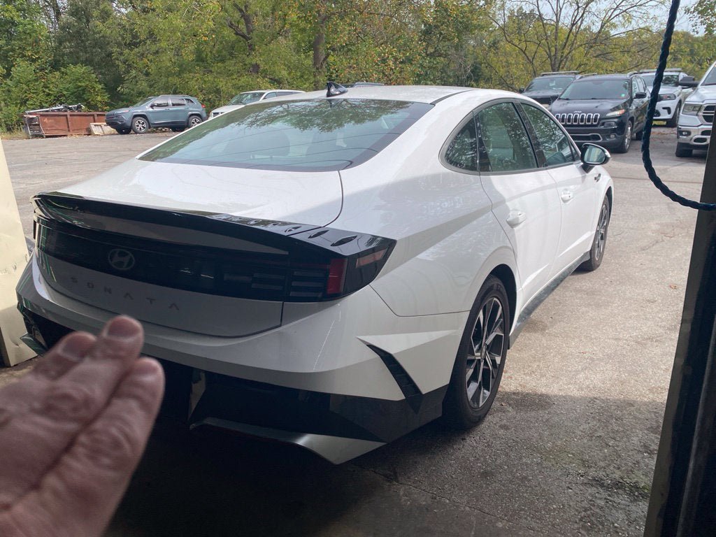 Used 2025 Hyundai Sonata SEL FWD image 2
