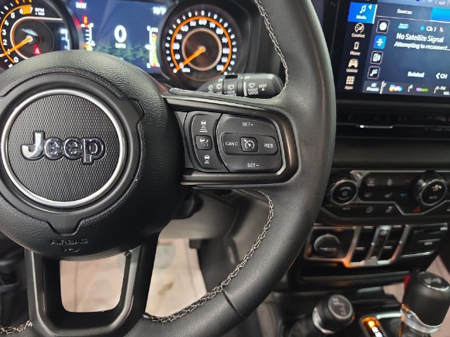 Used 2025 Jeep Wrangler Unlimited Sport AWD/4WD image 18