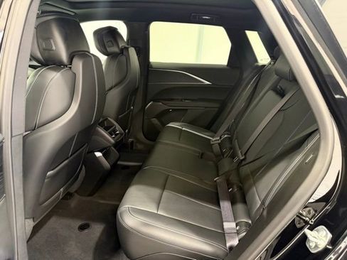 Used 2025 Cadillac Lyriq Sport image 15