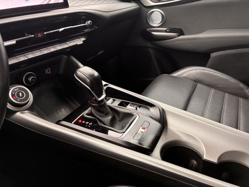 Certified 2024 Alfa Romeo Tonale Veloce image 19