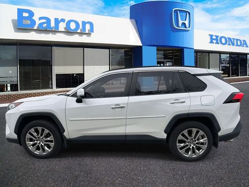 Used 2019 Toyota RAV4 Limited w/ Advanced Technology Package AWD/4WD image 3