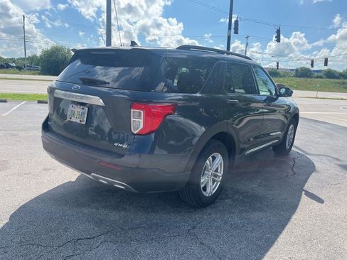 Used 2022 Ford Explorer XLT w/ Equipment Group 202A AWD/4WD image 3