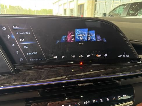 Used 2021 Cadillac Escalade ESV Premium Luxury w/ Driver Assist Tech Package image 9