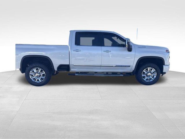 Used 2024 Chevrolet Silverado 2500 High Country w/ High Country Premium Package AWD/4WD image 6