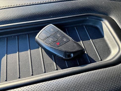 Used 2022 GMC Yukon AT4 image 10