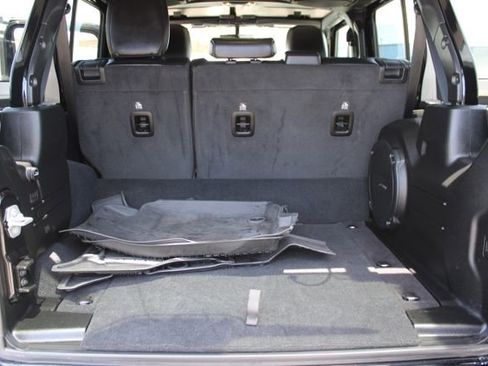 Used 2023 Jeep Wrangler Unlimited Sahara AWD/4WD image 43