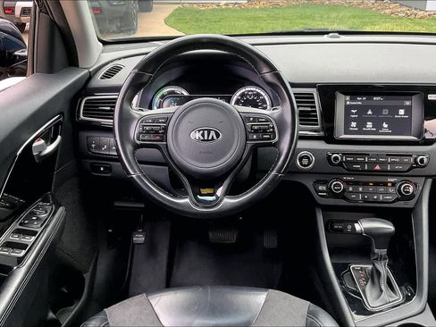 Used 2018 Kia Niro EX FWD image 6