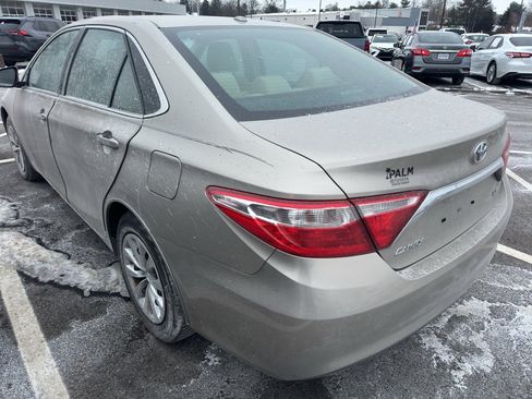 Used 2016 Toyota Camry LE image 3
