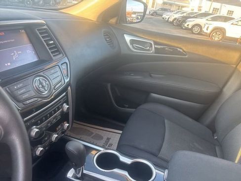 Used 2017 Nissan Pathfinder SV AWD/4WD image 15