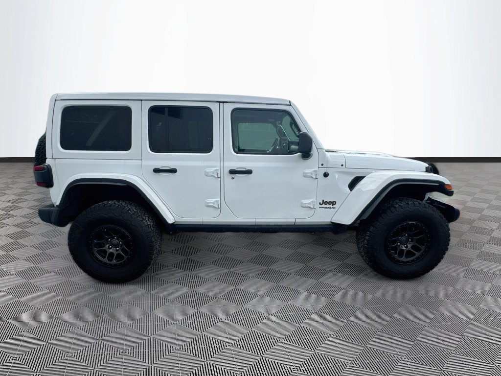 Used 2022 Jeep Wrangler Unlimited Rubicon w/ Xtreme Recon 35" Tire Package AWD/4WD image 5