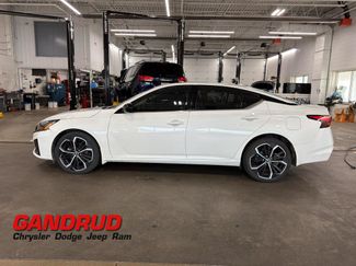Used 2024 Nissan Altima 2.5 SR w/ SR Premium Package AWD/4WD video 1