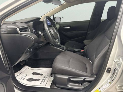 Used 2021 Toyota Corolla LE FWD image 13
