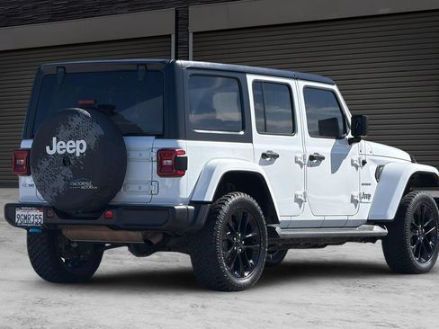 Used 2023 Jeep Wrangler Unlimited Sahara AWD/4WD image 4