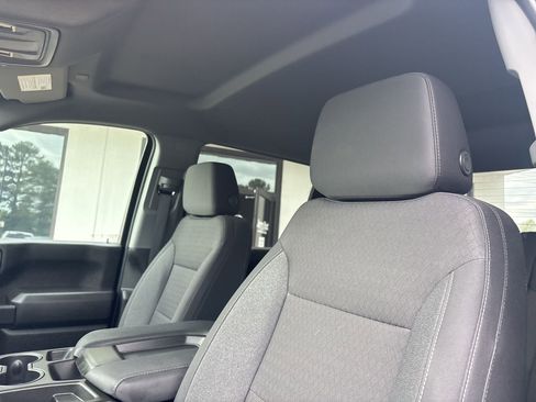 Used 2024 Chevrolet Silverado 2500 Custom w/ Custom Convenience Package image 3