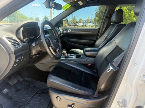 Used 2017 Jeep Grand Cherokee Altitude AWD/4WD image 12