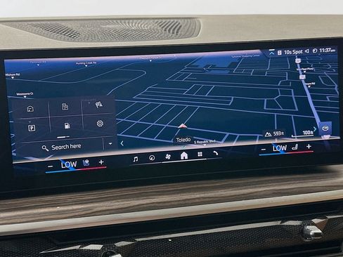 Used 2024 BMW X7 xDrive40i w/ Executive Package AWD/4WD image 18