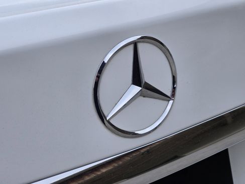 Used 2018 Mercedes-Benz C 300 4MATIC Sedan image 18