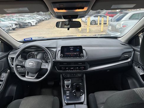 Used 2025 Nissan Rogue SV image 35