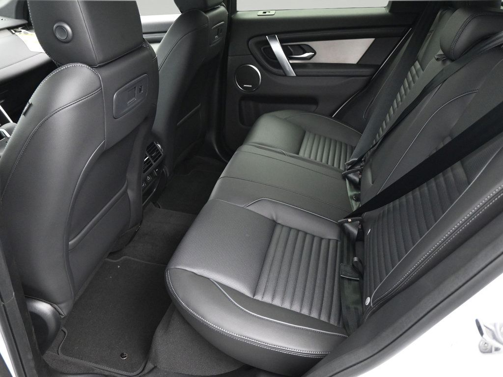 Used 2025 Land Rover Discovery Sport Dynamic SE AWD/4WD image 6