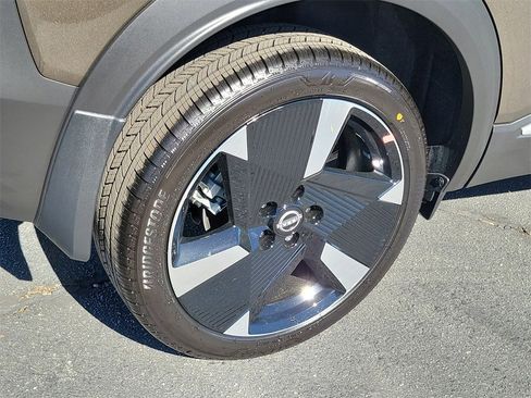 New 2026 Nissan Kicks SR w/ SR Premium Package image 3