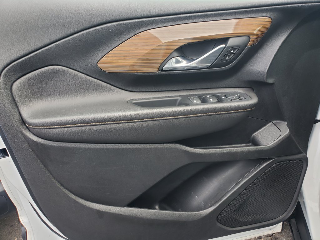 Used 2020 GMC Terrain SLE w/ Driver Convenience Package FWD image 18