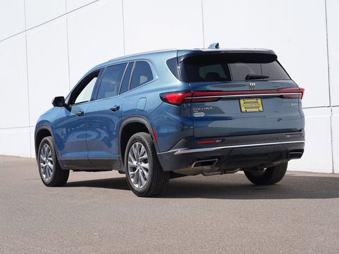 Used 2025 Buick Enclave Preferred image 5