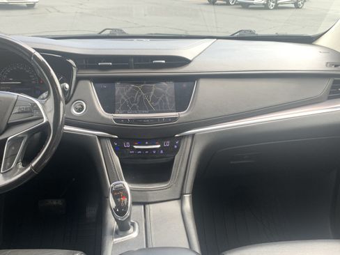 Used 2018 Cadillac XT5 Premium Luxury FWD image 31