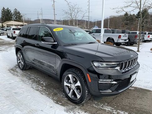 Certified 2023 Jeep Grand Cherokee Limited image 9