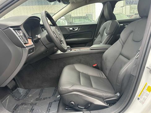 Certified 2025 Volvo V60 B5 Cross Country Plus image 19