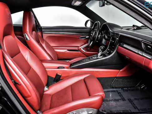 Used 2018 Porsche 911 Carrera S image 21