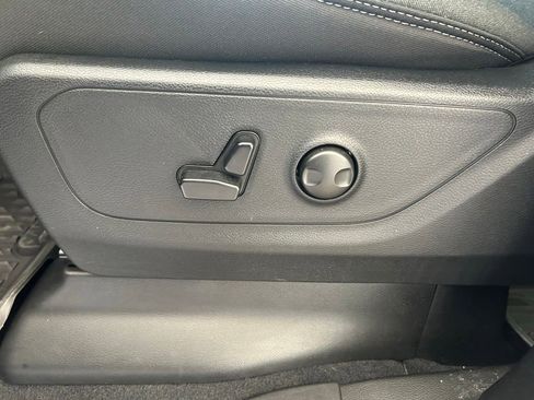 Used 2025 RAM 1500 Big Horn RWD image 38