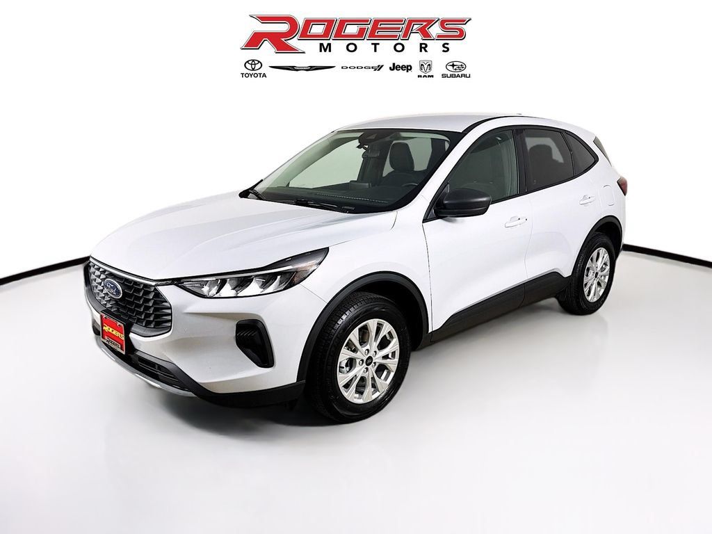 Used 2025 Ford Escape Active AWD/4WD image 3