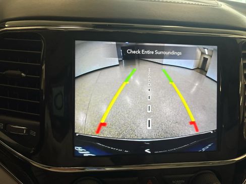 Used 2021 Jeep Grand Cherokee Summit AWD/4WD image 37