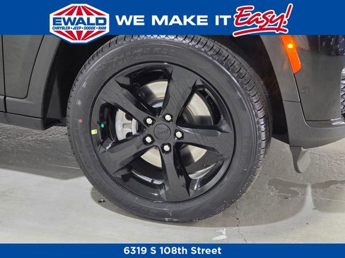 New 2025 Jeep Grand Cherokee L Limited w/ Luxury Tech Group II image 13