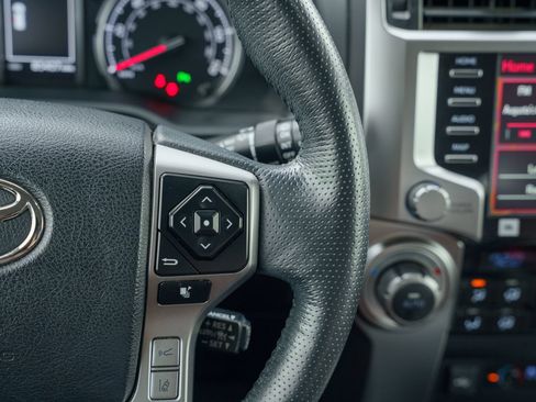 Used 2023 Toyota 4Runner Limited AWD/4WD image 30
