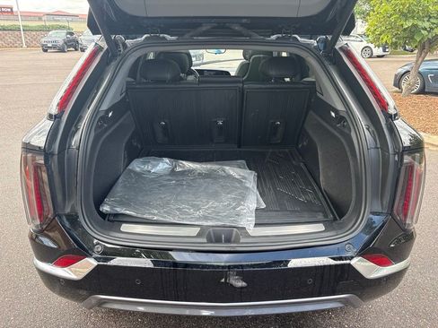 Certified 2025 Cadillac Optiq Luxury 2 w/ LPO, Floor Liner Package AWD/4WD image 22